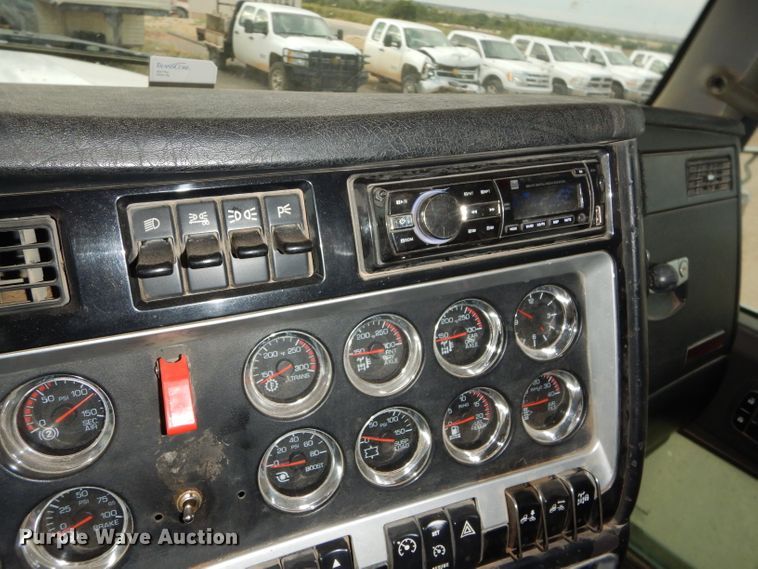 image for item DG0224 2008 Kenworth W900 semi truck