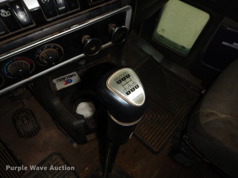 image for item DG0224 2008 Kenworth W900 semi truck