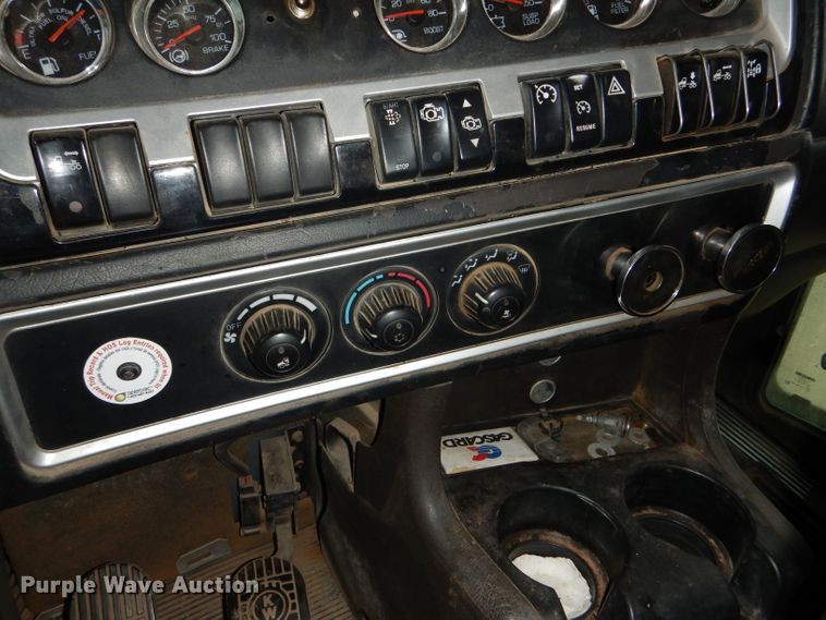 image for item DG0224 2008 Kenworth W900 semi truck