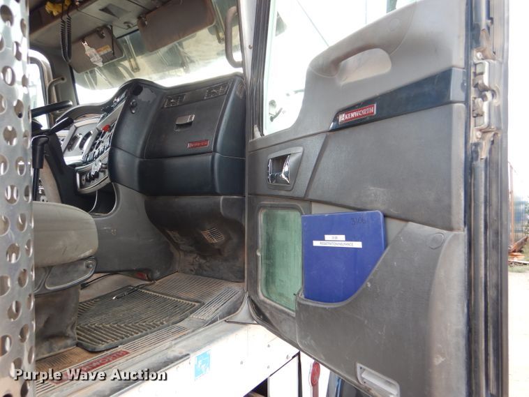 image for item DG0224 2008 Kenworth W900 semi truck