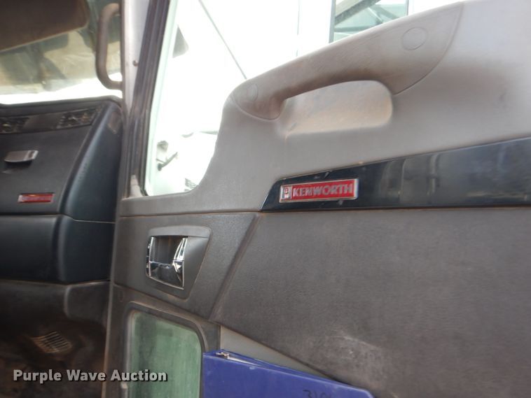 image for item DG0224 2008 Kenworth W900 semi truck