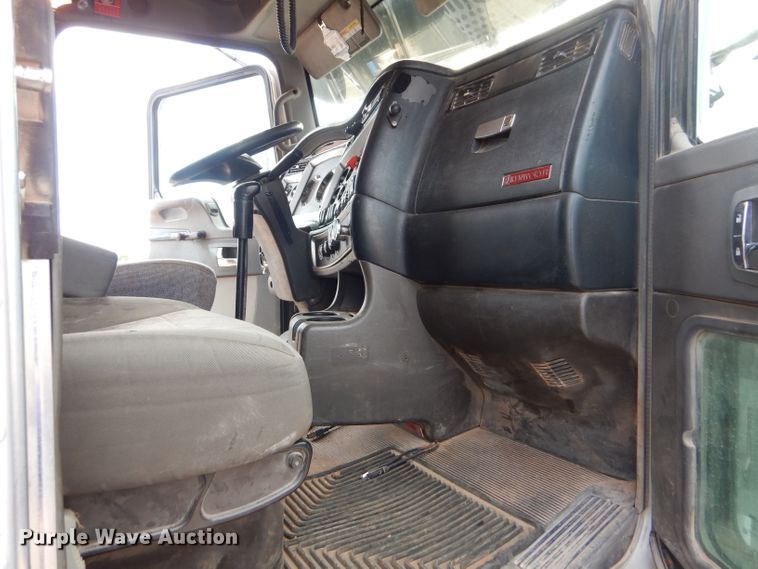 image for item DG0224 2008 Kenworth W900 semi truck