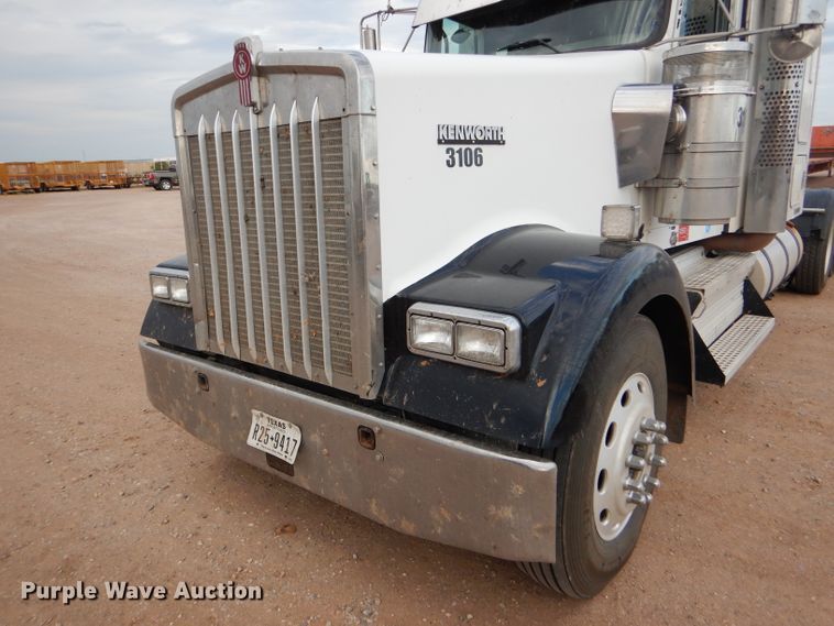 image for item DG0224 2008 Kenworth W900 semi truck