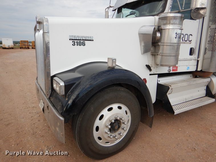 image for item DG0224 2008 Kenworth W900 semi truck