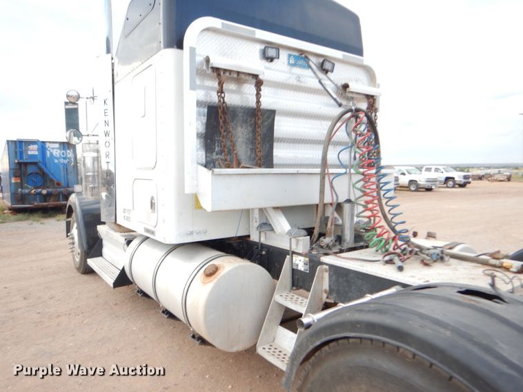image for item DG0224 2008 Kenworth W900 semi truck