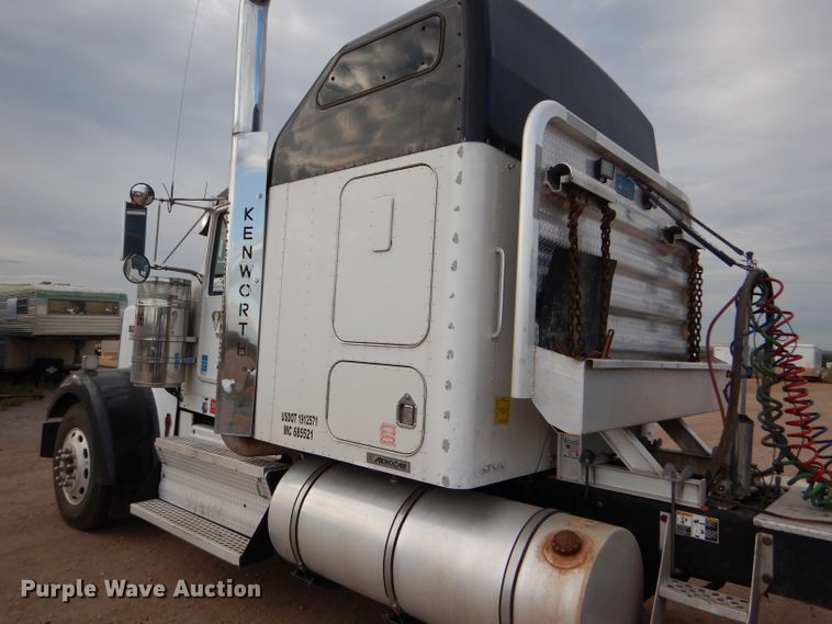 image for item DG0224 2008 Kenworth W900 semi truck