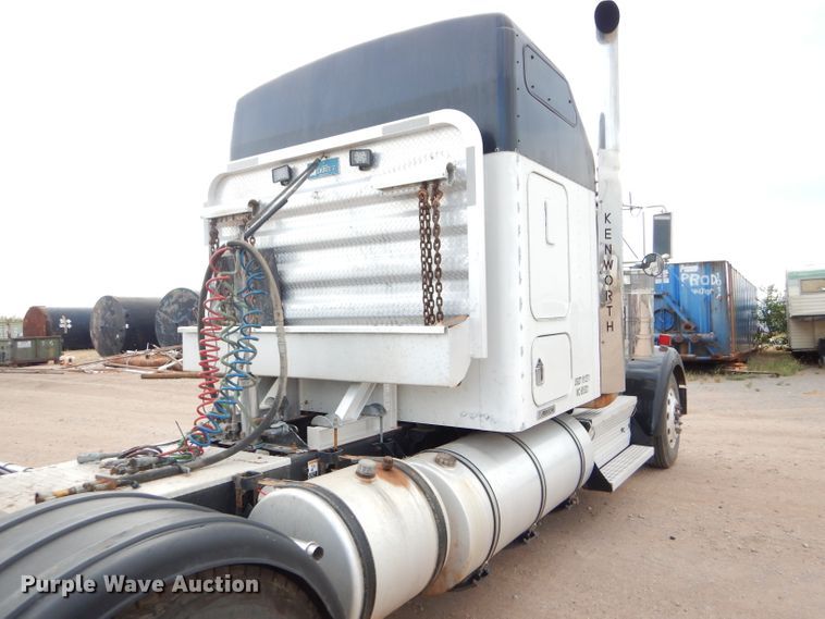 image for item DG0224 2008 Kenworth W900 semi truck