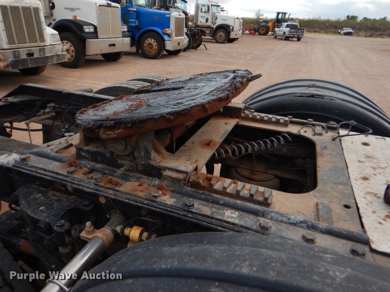 image for item DG0224 2008 Kenworth W900 semi truck