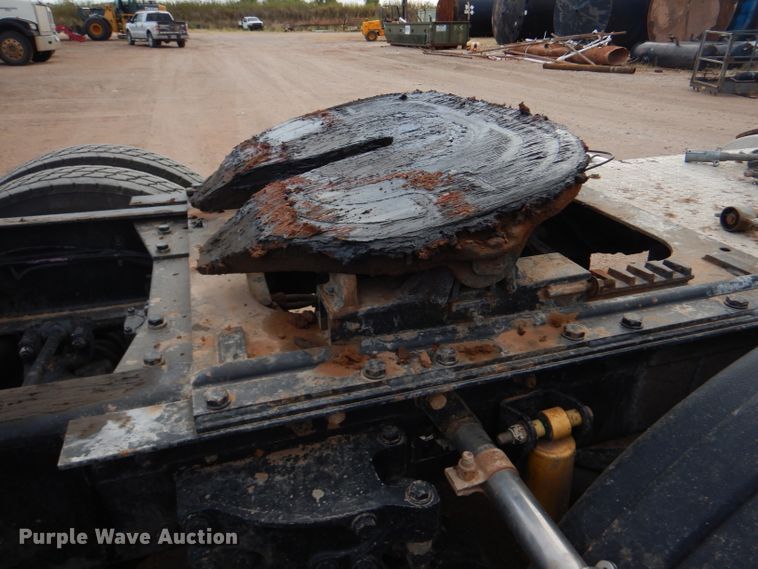 image for item DG0224 2008 Kenworth W900 semi truck