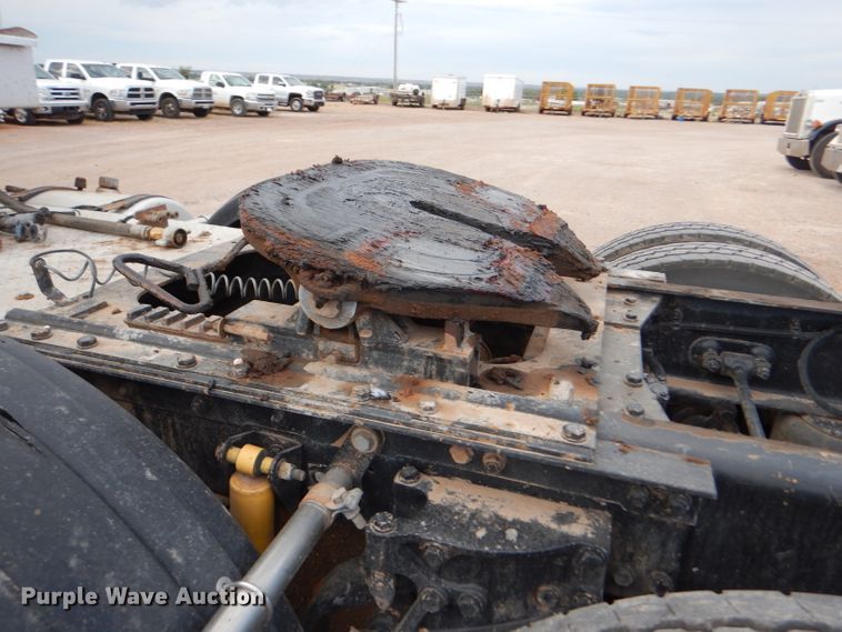 image for item DG0224 2008 Kenworth W900 semi truck