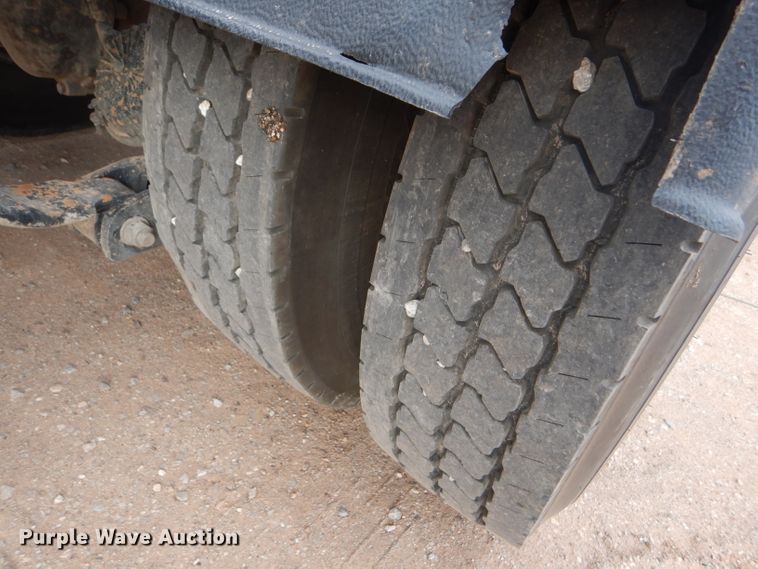 image for item DG0224 2008 Kenworth W900 semi truck