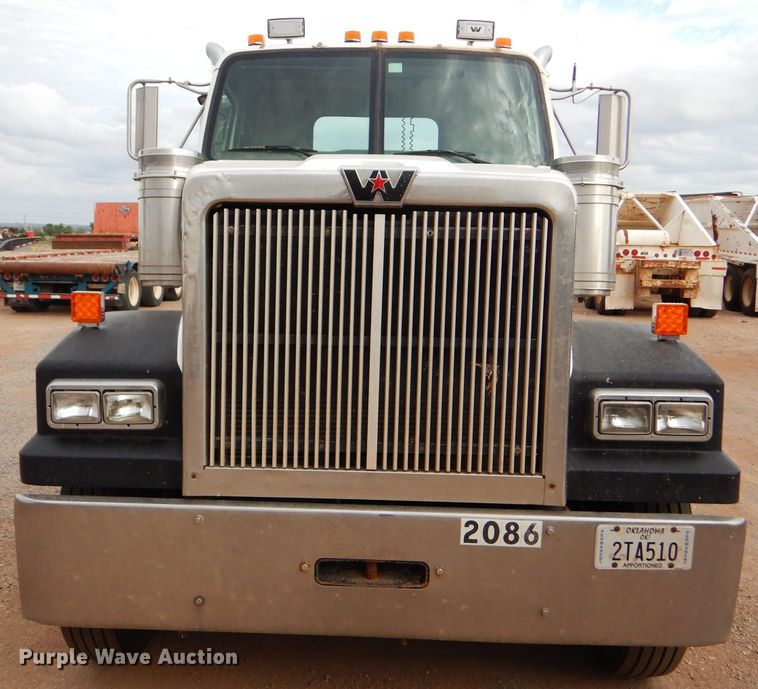 image for item DG0226 2010 Western Star 4900FA semi truck