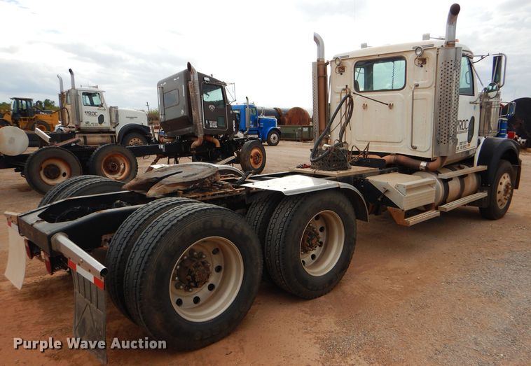 image for item DG0226 2010 Western Star 4900FA semi truck
