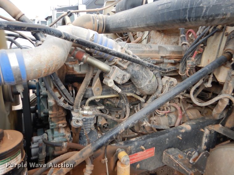 image for item DG0226 2010 Western Star 4900FA semi truck