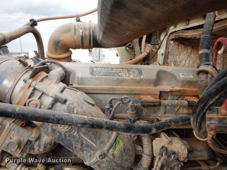 image for item DG0226 2010 Western Star 4900FA semi truck