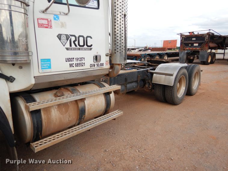 image for item DG0226 2010 Western Star 4900FA semi truck