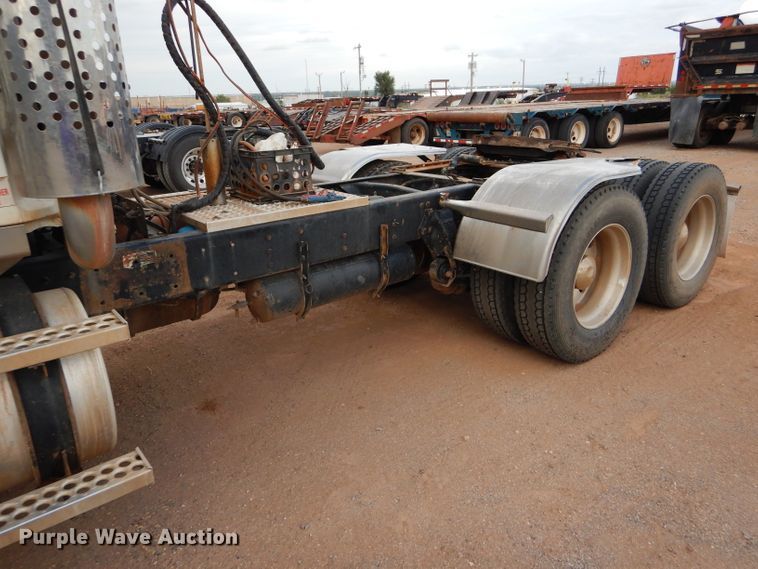 image for item DG0226 2010 Western Star 4900FA semi truck