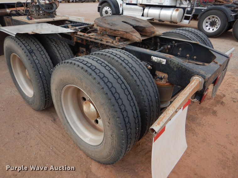 image for item DG0226 2010 Western Star 4900FA semi truck