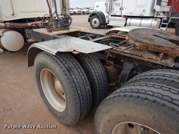 image for item DG0226 2010 Western Star 4900FA semi truck