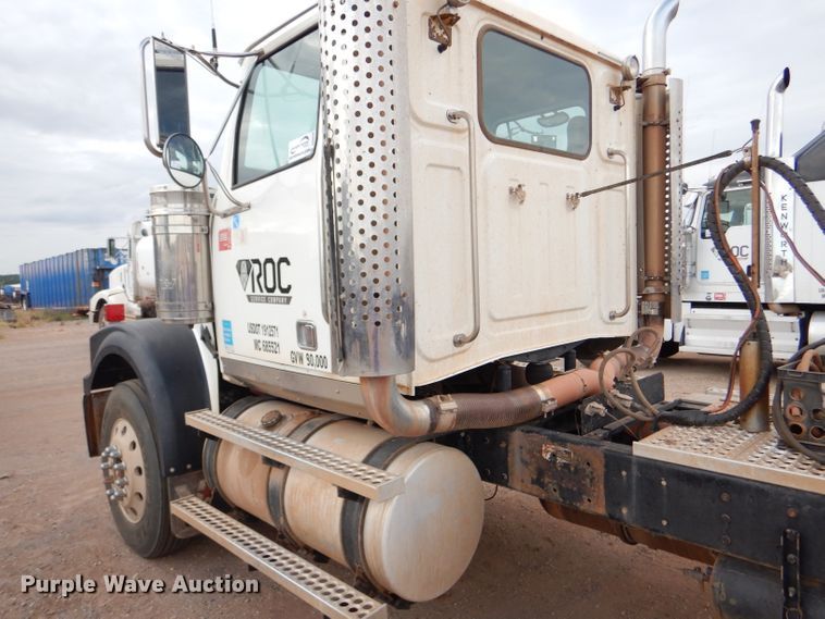 image for item DG0226 2010 Western Star 4900FA semi truck