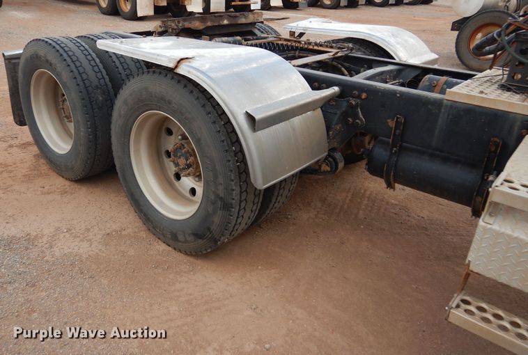 image for item DG0226 2010 Western Star 4900FA semi truck