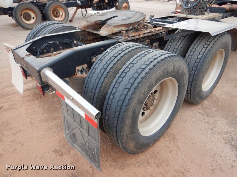 image for item DG0226 2010 Western Star 4900FA semi truck