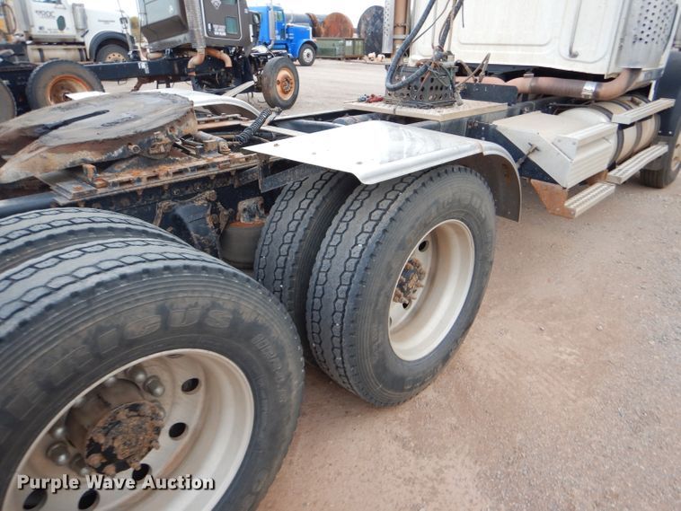 image for item DG0226 2010 Western Star 4900FA semi truck