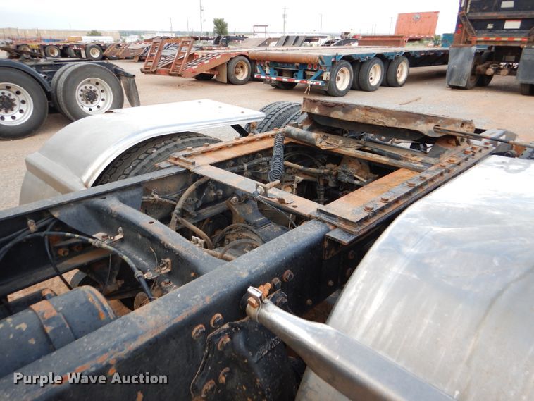 image for item DG0226 2010 Western Star 4900FA semi truck