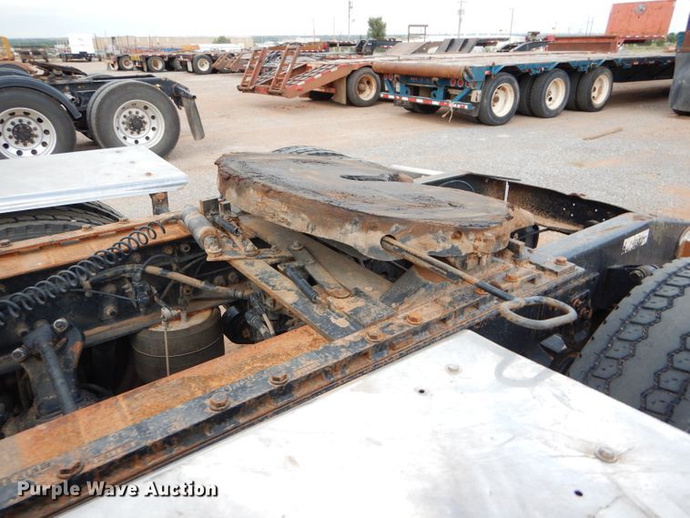 image for item DG0226 2010 Western Star 4900FA semi truck