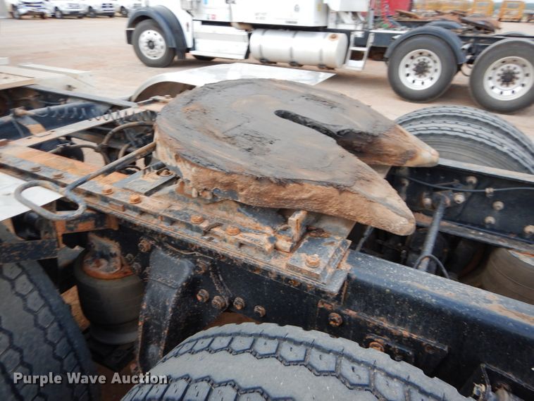 image for item DG0226 2010 Western Star 4900FA semi truck