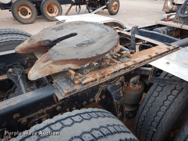 image for item DG0226 2010 Western Star 4900FA semi truck