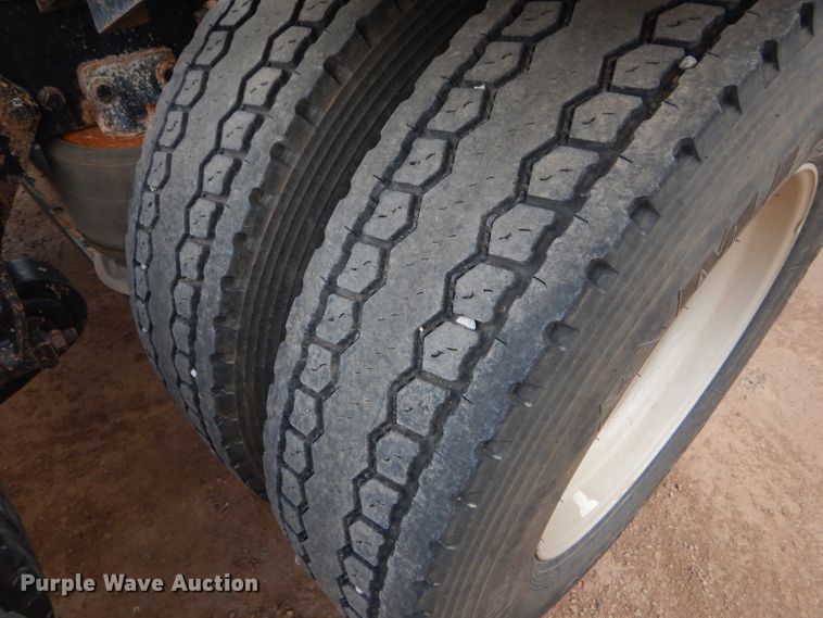 image for item DG0226 2010 Western Star 4900FA semi truck