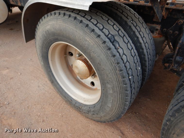 image for item DG0226 2010 Western Star 4900FA semi truck