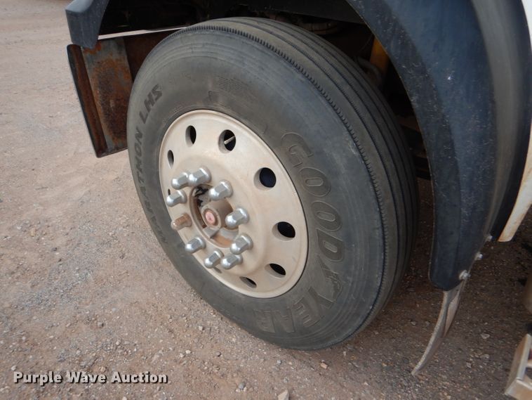 image for item DG0226 2010 Western Star 4900FA semi truck