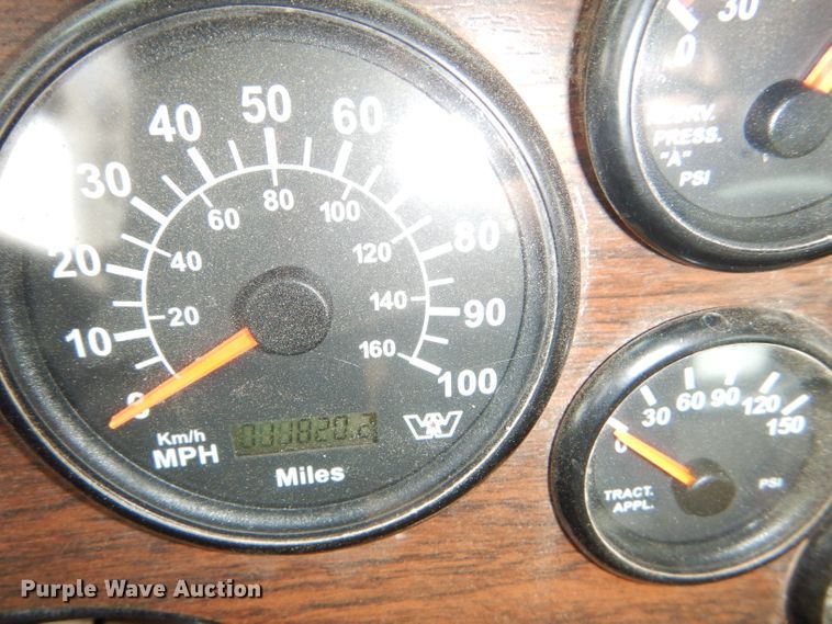 image for item DG0226 2010 Western Star 4900FA semi truck