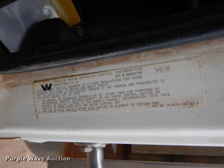 image for item DG0226 2010 Western Star 4900FA semi truck