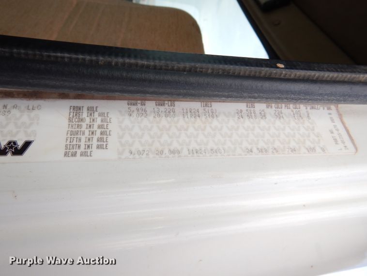 image for item DG0226 2010 Western Star 4900FA semi truck