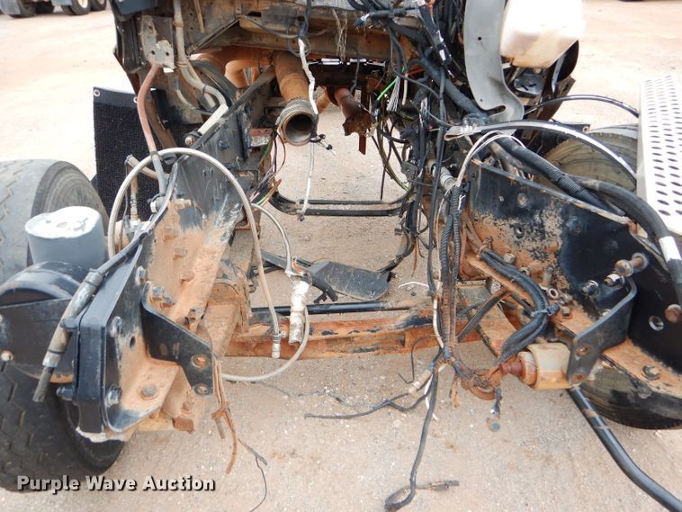 image for item DG0228 2009 Kenworth T800 semi truck