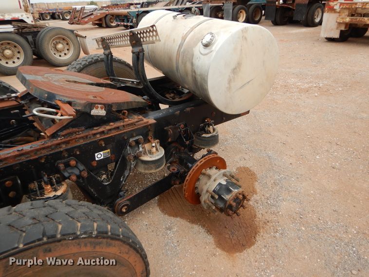 image for item DG0228 2009 Kenworth T800 semi truck