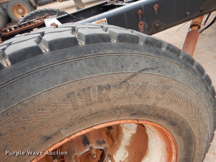 image for item DG0228 2009 Kenworth T800 semi truck