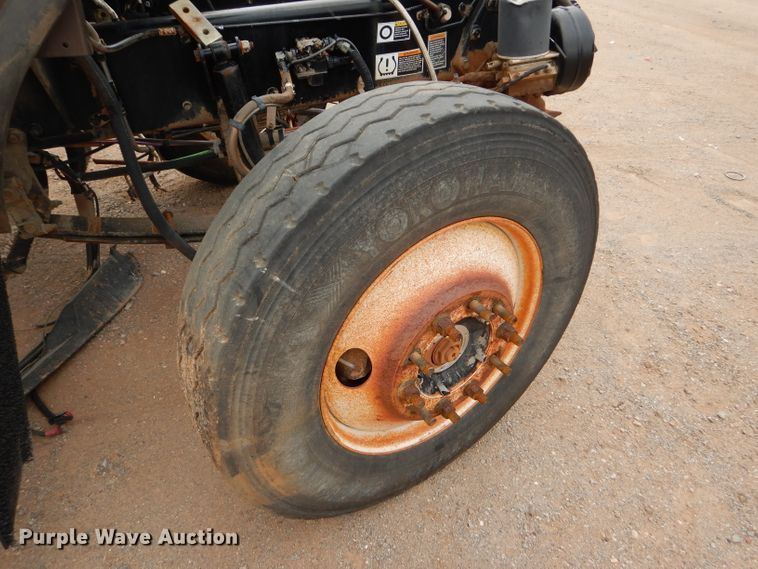 image for item DG0228 2009 Kenworth T800 semi truck