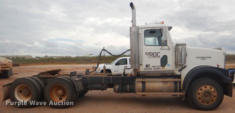 image for item DG0229 2010 Western Star 4900FA semi truck