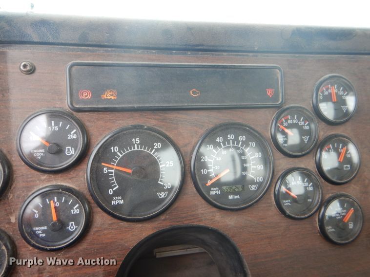 image for item DG0229 2010 Western Star 4900FA semi truck