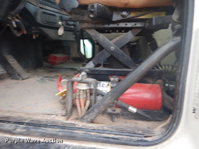 image for item DG0229 2010 Western Star 4900FA semi truck