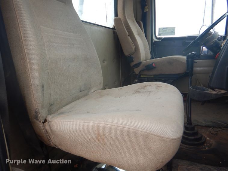 image for item DG0229 2010 Western Star 4900FA semi truck