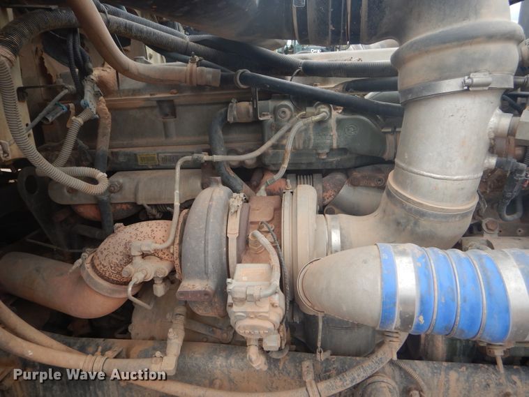 image for item DG0229 2010 Western Star 4900FA semi truck