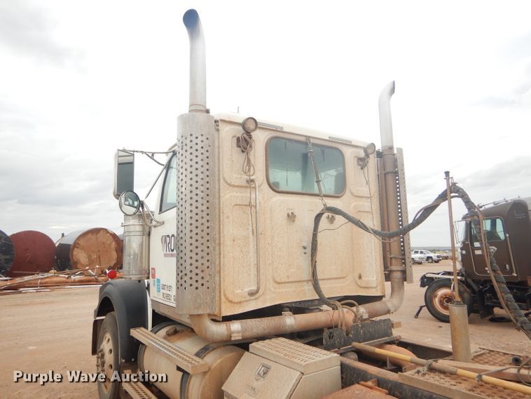 image for item DG0229 2010 Western Star 4900FA semi truck