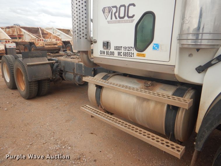 image for item DG0229 2010 Western Star 4900FA semi truck