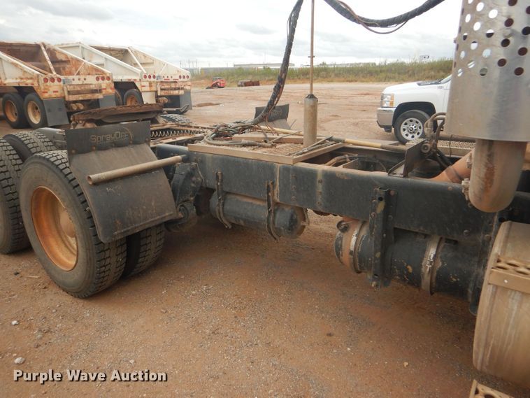 image for item DG0229 2010 Western Star 4900FA semi truck