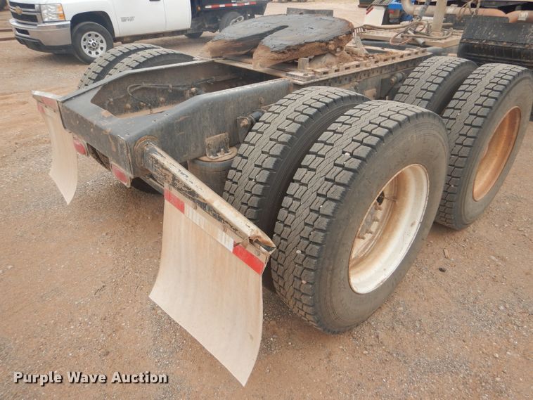 image for item DG0229 2010 Western Star 4900FA semi truck